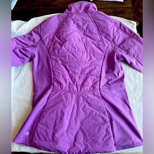 New without tags lululemon jacket with reflectors. Size 10.